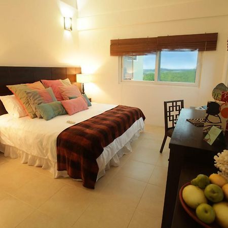 Iguana Crossing Boutique Hotel Puerto Villamil Buitenkant foto