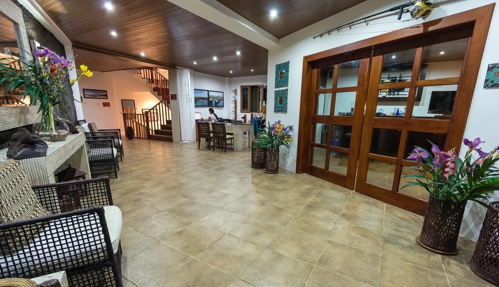 Iguana Crossing Boutique Hotel Puerto Villamil Buitenkant foto