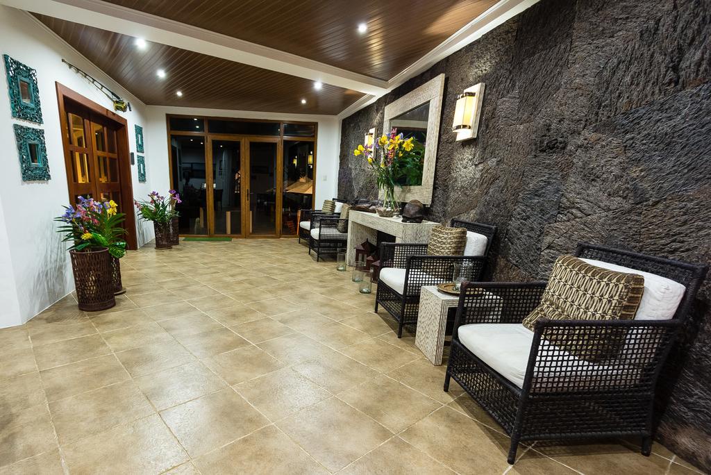 Iguana Crossing Boutique Hotel Puerto Villamil Buitenkant foto