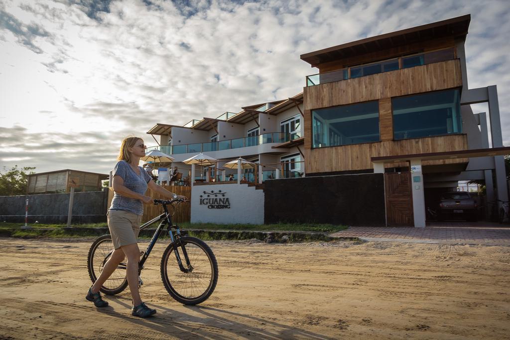 Iguana Crossing Boutique Hotel Puerto Villamil Buitenkant foto