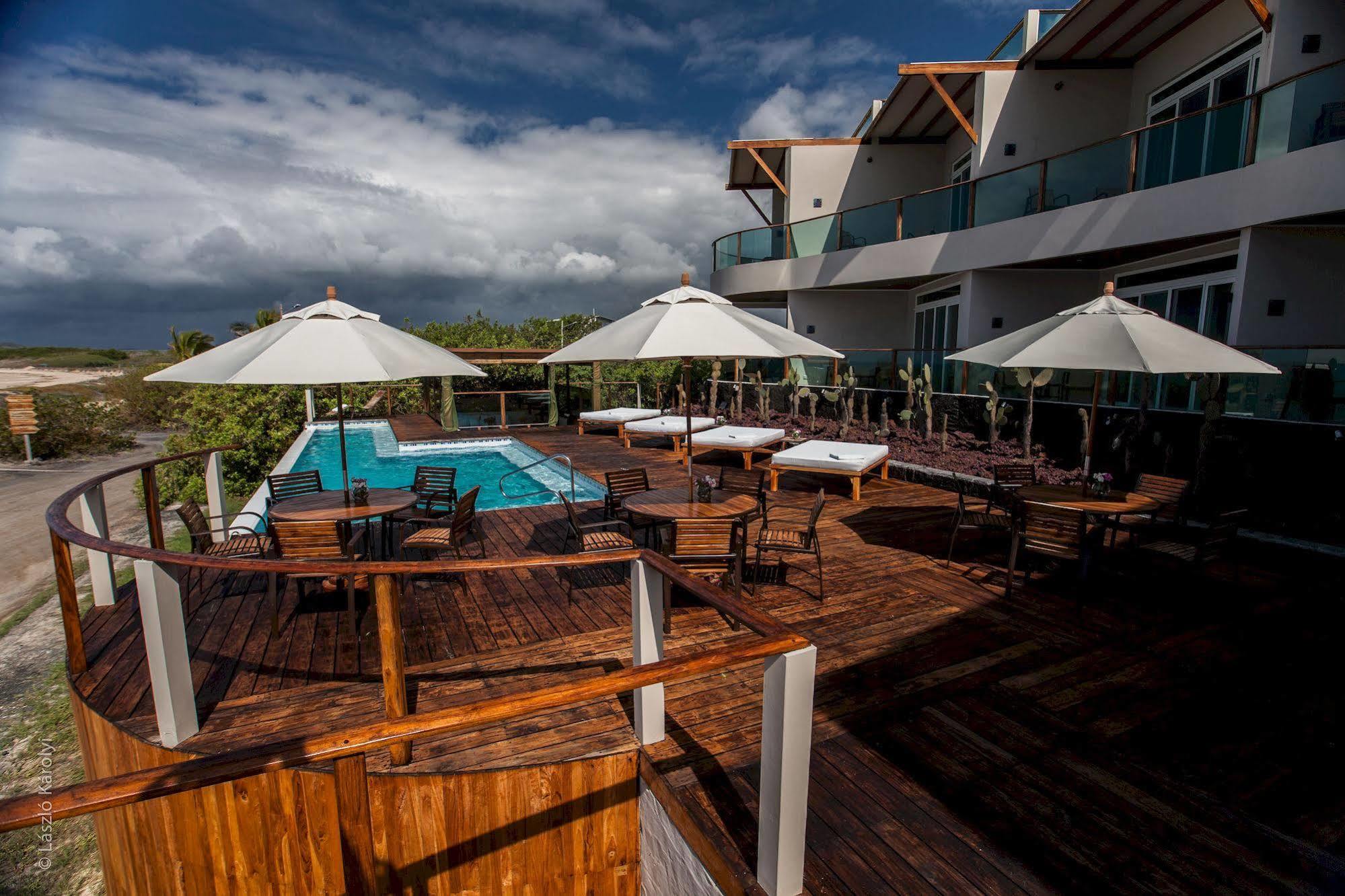 Iguana Crossing Boutique Hotel Puerto Villamil Buitenkant foto
